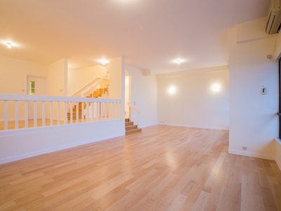 House &middot; For rent &middot; 5 bedrooms